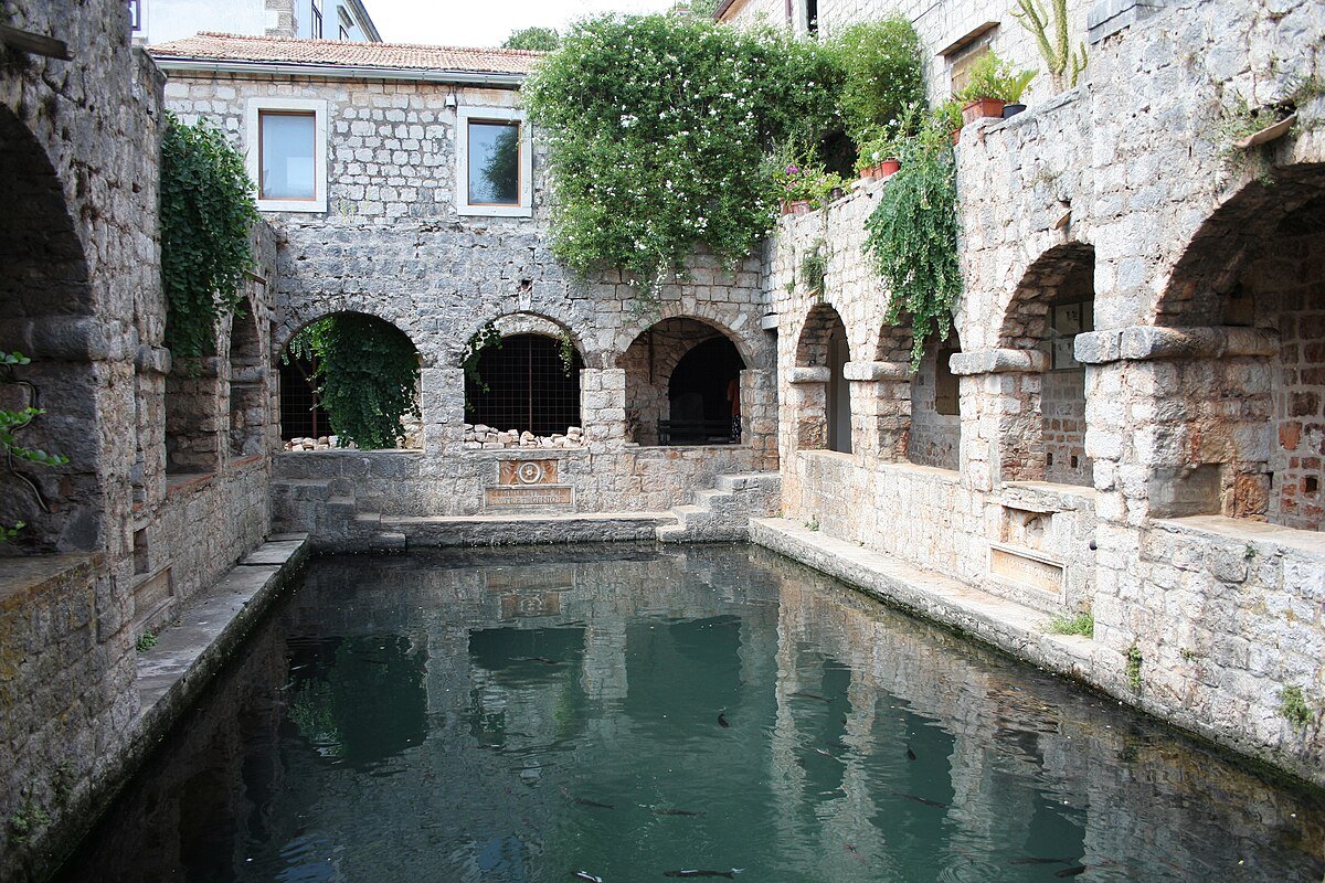 🏰 페타르 헥토로비치의 트브르달리(Tvrdalj Petra Hektorovića)